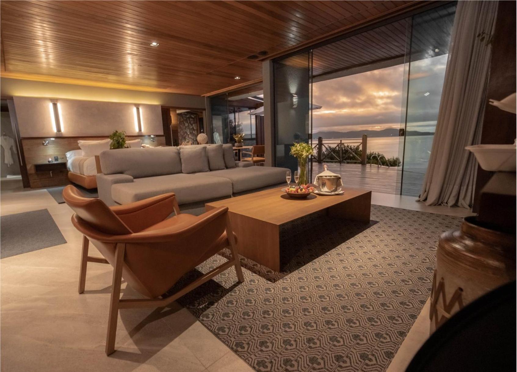 Ponta Dos Ganchos Resort 5*